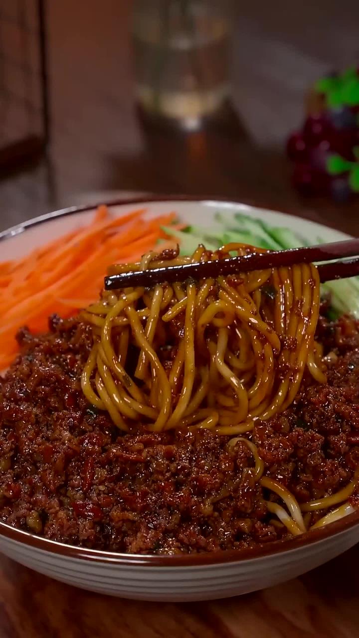 零失败的炸酱面做法，简单好吃又过瘾，你也收藏做起来吧