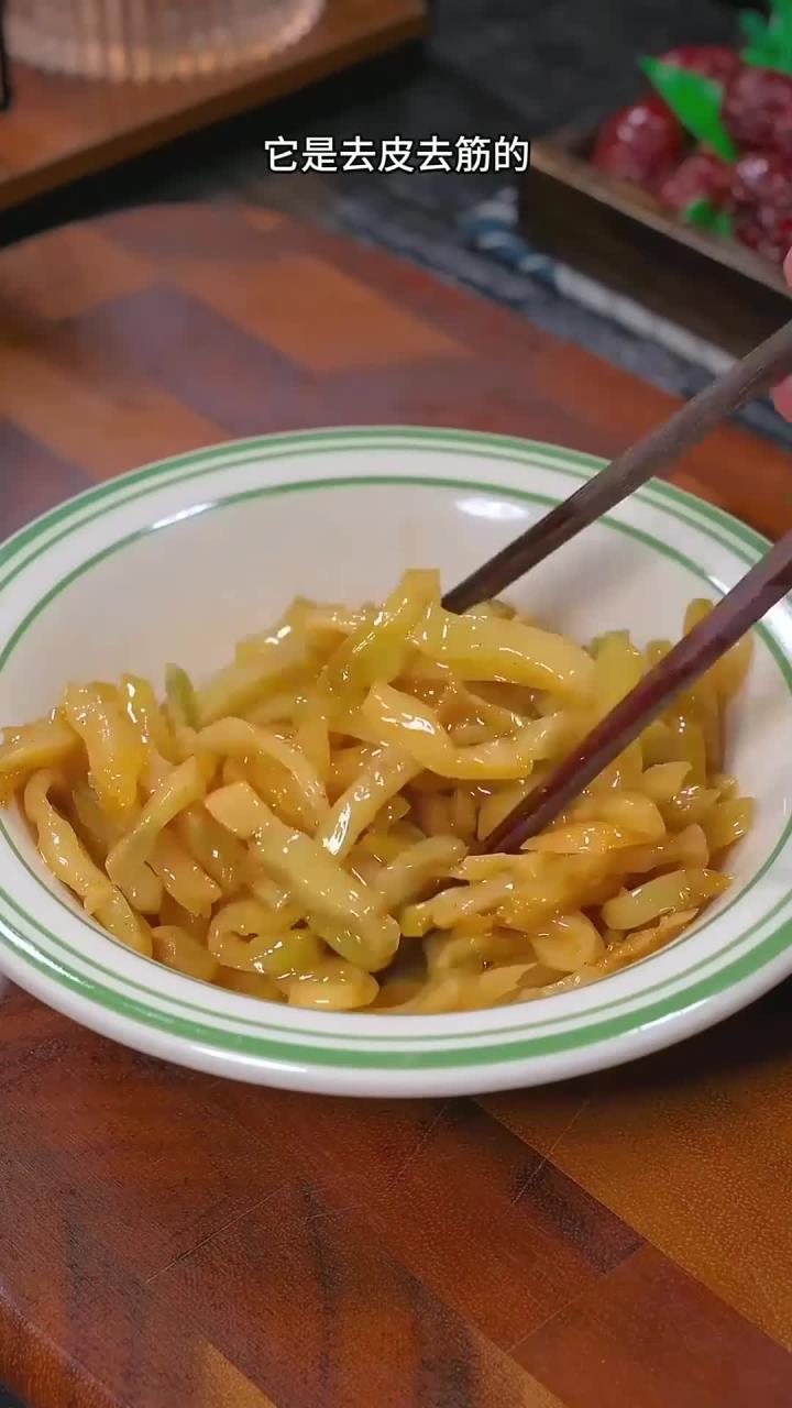 麻油榨菜真美味,粥饭炒菜皆宜,吃了让人回味无穷