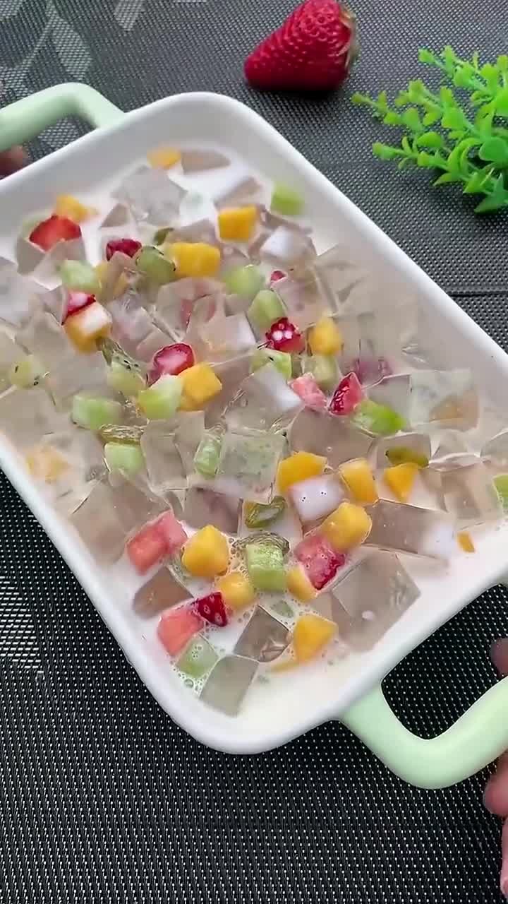 凉粉果冻这样做比四果汤还好吃，冰冰凉凉，一定要试试！