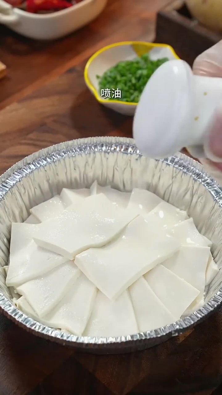 下班几分钟轻松搞定的空气炸锅烤豆腐,外焦里嫩的根本不够吃
