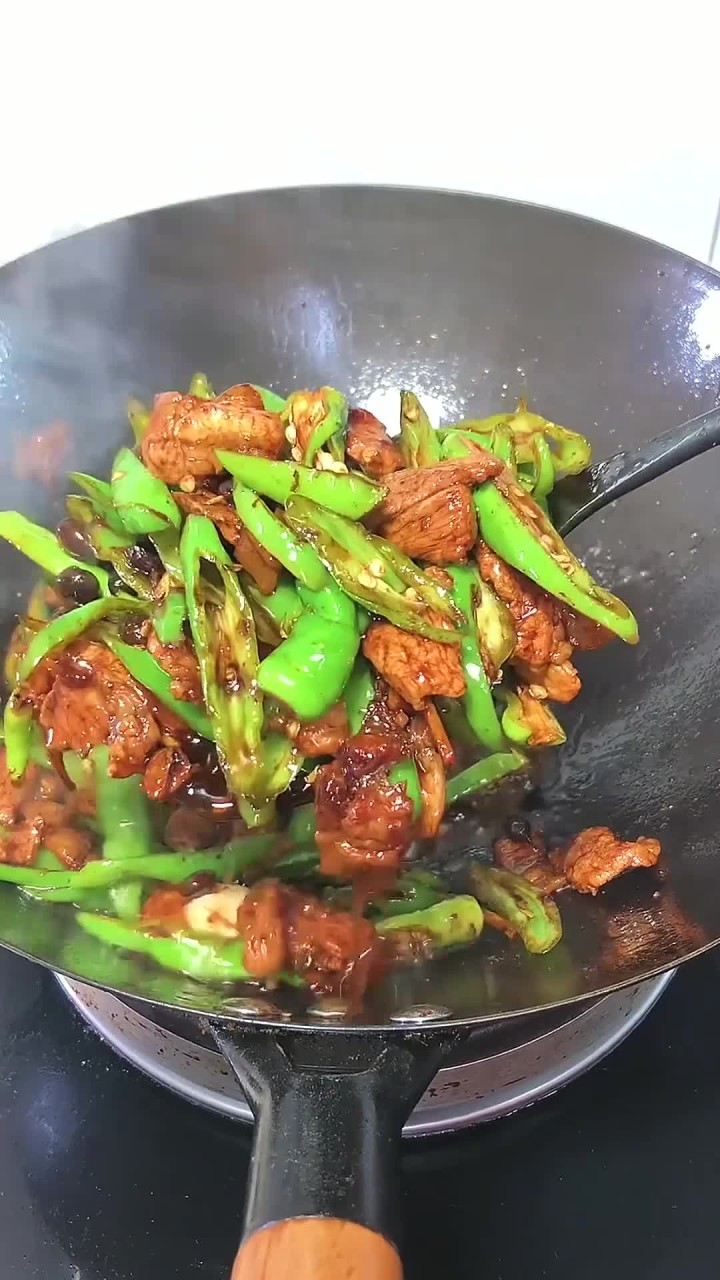 湖南下饭菜得是辣椒炒肉,推荐辣椒炒肉料包,方便还味道正宗