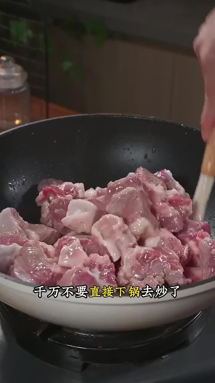 炖牛肉！切记不要直接下锅炖，教你一招炖出来的牛肉像豆腐一样嫩，没牙也能吃~