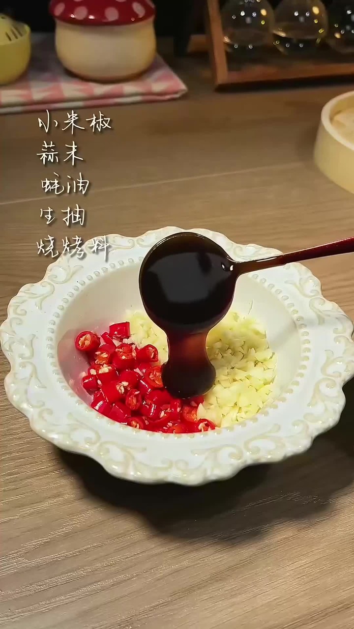 万万没想到空气炸锅烤的锡纸蒜蓉金针菇,那么好吃,跟烤店的一样一样的,做法简单,0