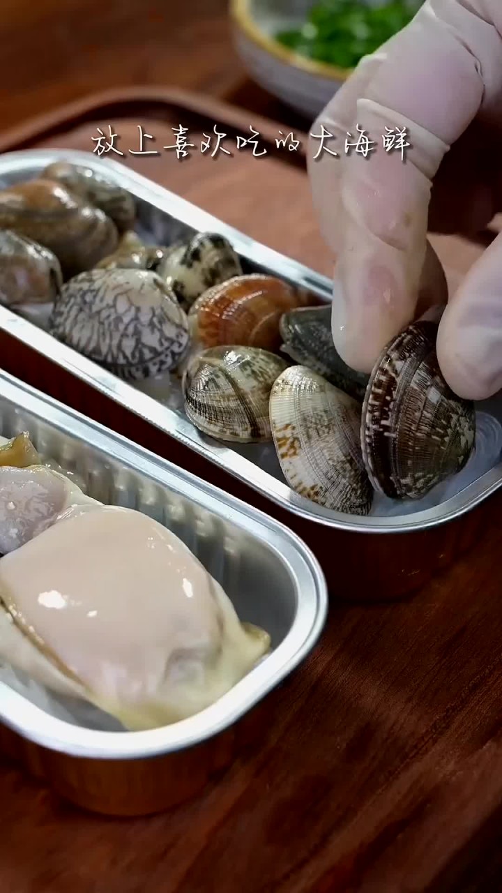 幸苦了一天晚上一定要犒劳下自己,来上一顿拼盘锡纸烧烤海鲜大餐,做法还简单懒人一看