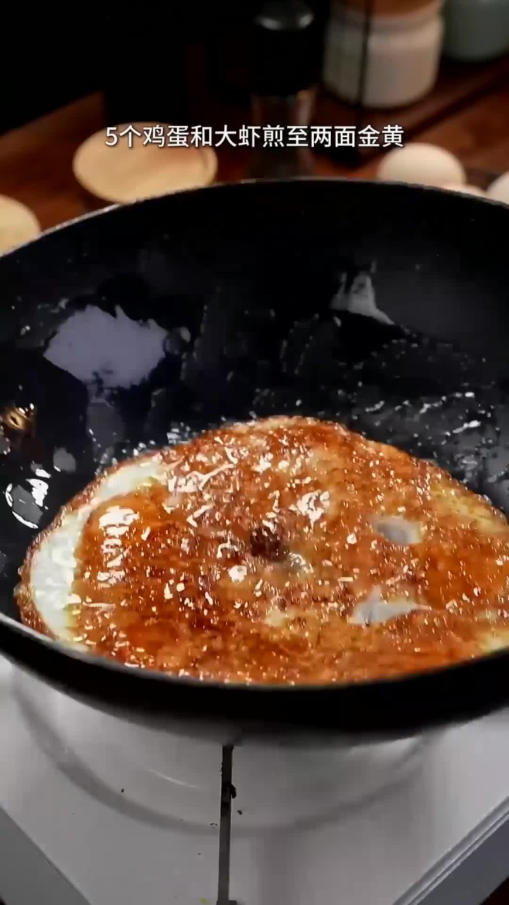 天冷了,就来一碗一口鲜掉眉毛的鲫鱼鸡蛋豆腐汤,好喝还营养