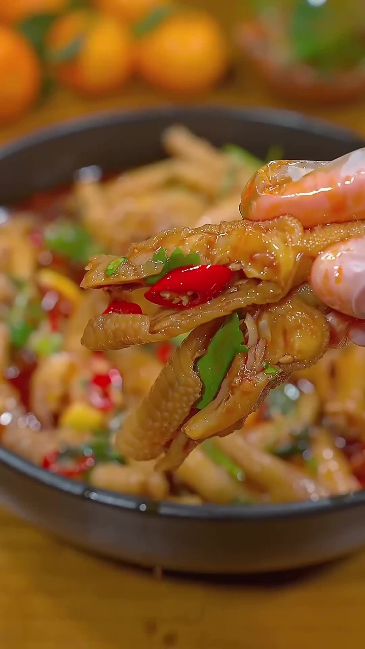 网红柠檬鸡爪，酸辣爽口，好吃到停不下来～