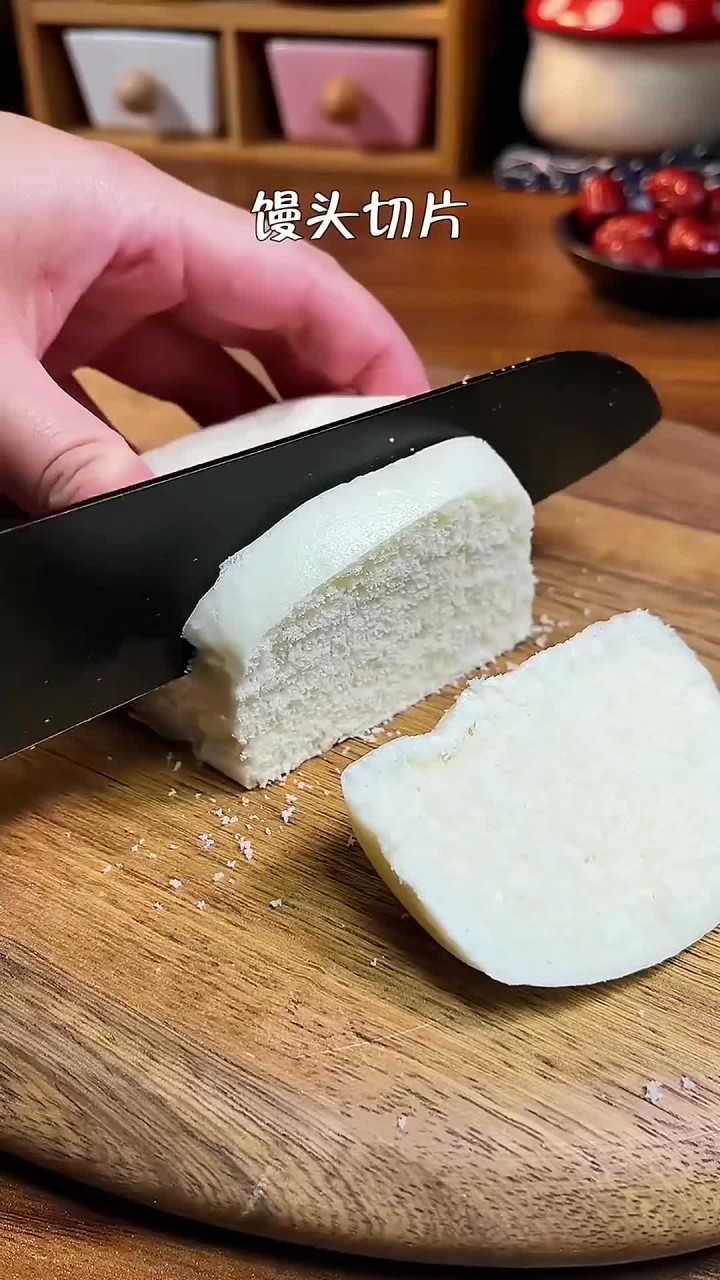 馒头别在啃着吃了,试试用空气炸锅烤馒头片外酥里嫩好吃到爆!