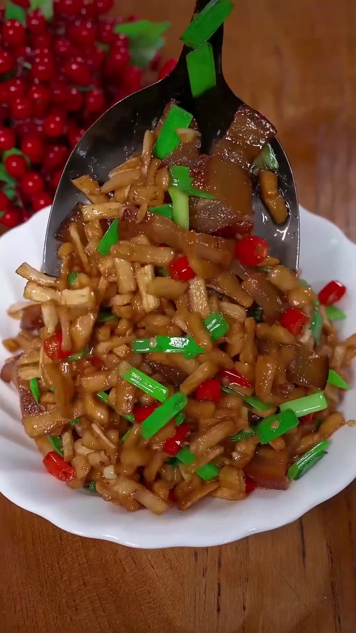 脆脆的萝卜干炒腊肉下饭真的太香了,喜欢的家人们快安排上