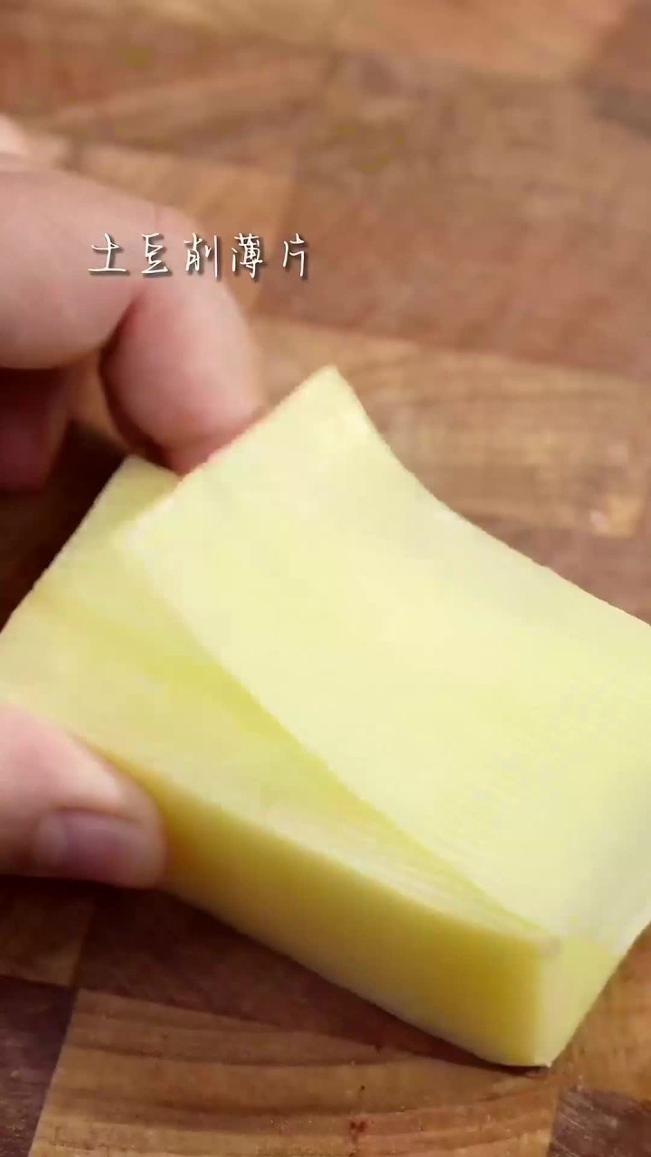 土豆火腿肠卷,外酥里嫩,一口一个的小吃做法必须学会