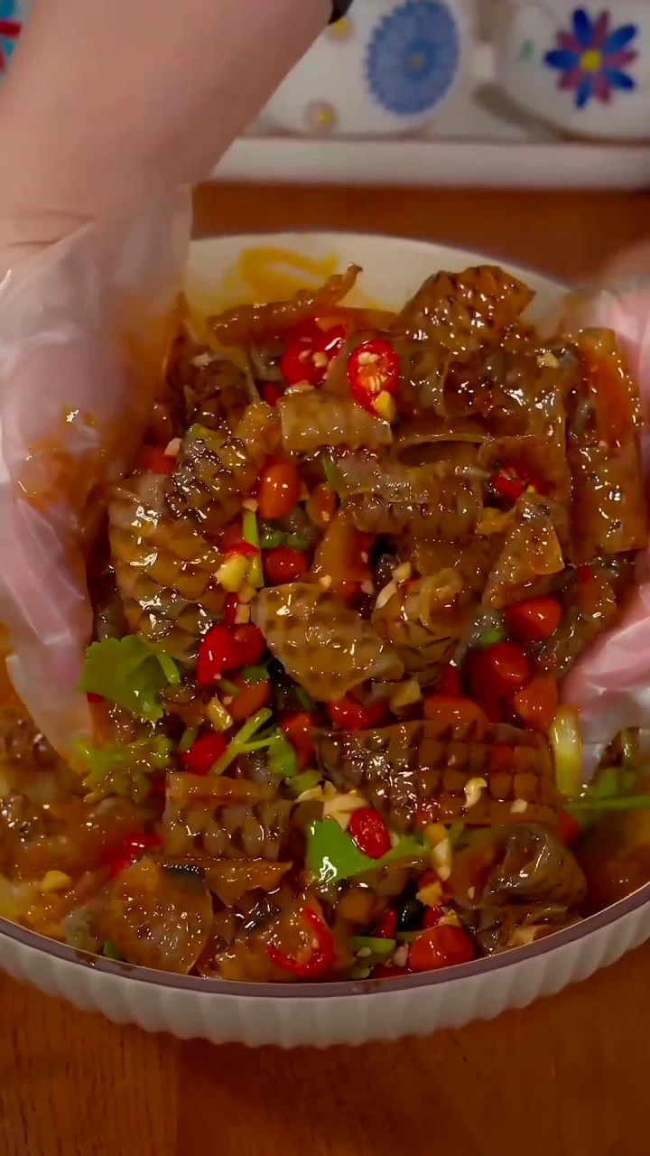 香辣Q弹的鱼皮卷做出来下饭下9,喜欢的朋友赶快安排上吧