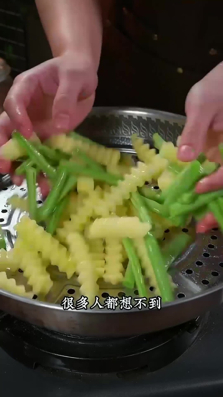 超级下饭的家常菜！土豆烧豆角～简单又好吃！真的绝了！