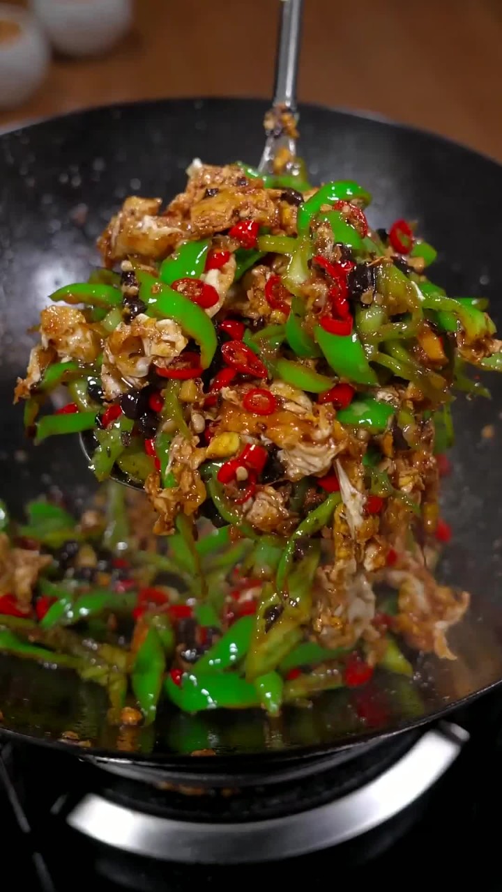 家人没胃口的时候一定要安排这道豆豉炒蛋，特别香又开胃下饭