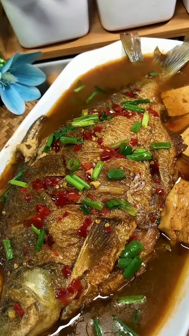 通过上一个鲳鱼的视频知道每个地方的叫法不一样,扁鱼,三角鲂,武昌鱼,你那叫什么鱼