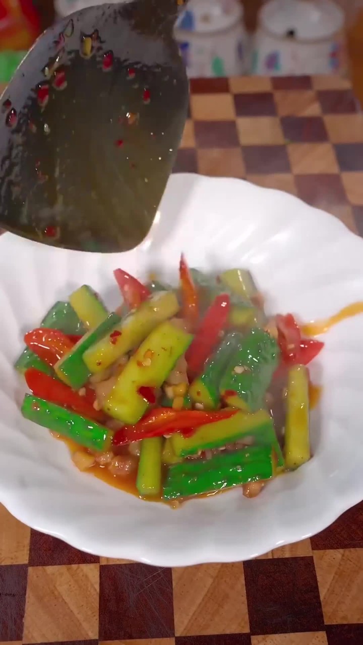 黄瓜这样炒嘎嘎脆、真的超级下饭、赶快去试试吧