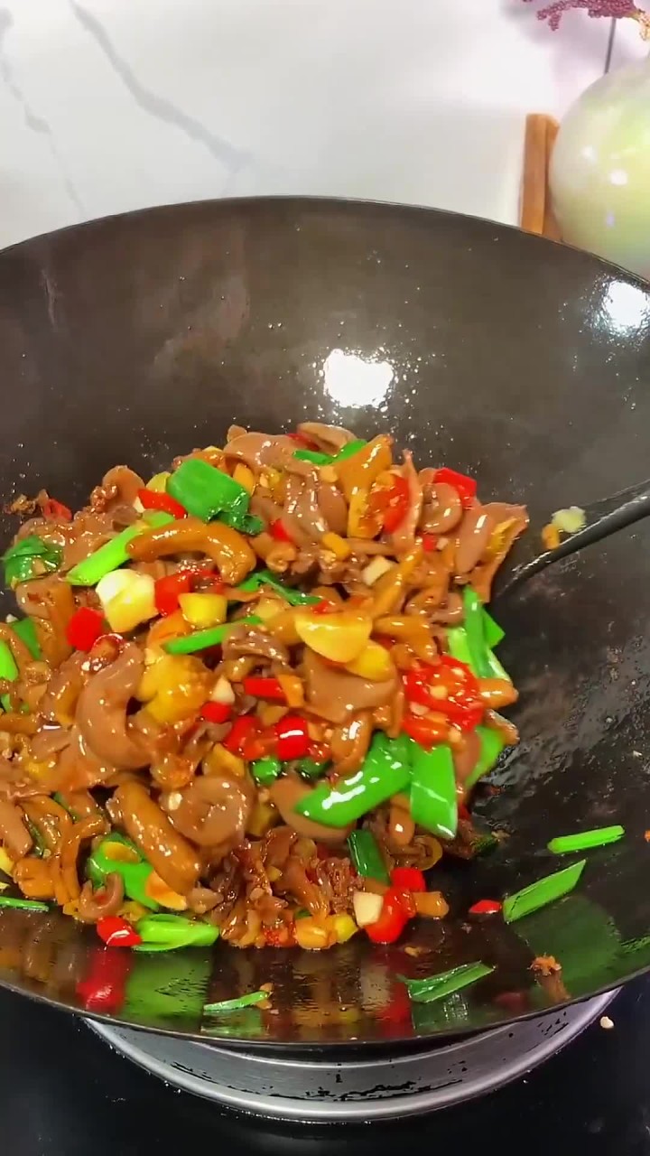 半成品免切鸡杂，在家炒着下酒下饭特别方便，这绝对是我的最爱