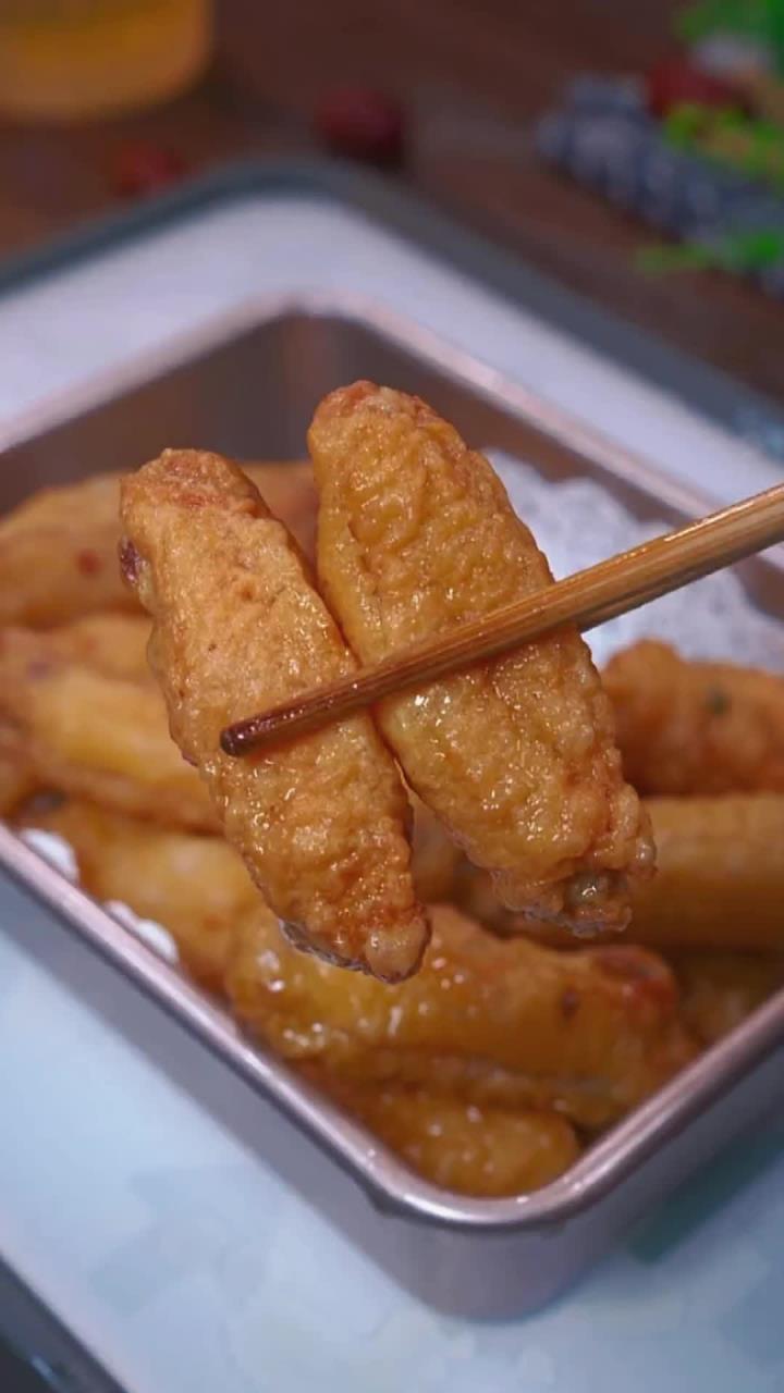 揭秘夏日炸鸡翅秘方,内外酥脆,孩子们的最爱!快来轻松学做吧
