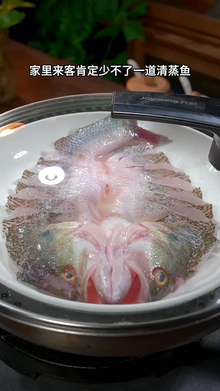 以后做清蒸鱼你就像我这样做,做出来口感嫩滑、鱼肉鲜美营养～