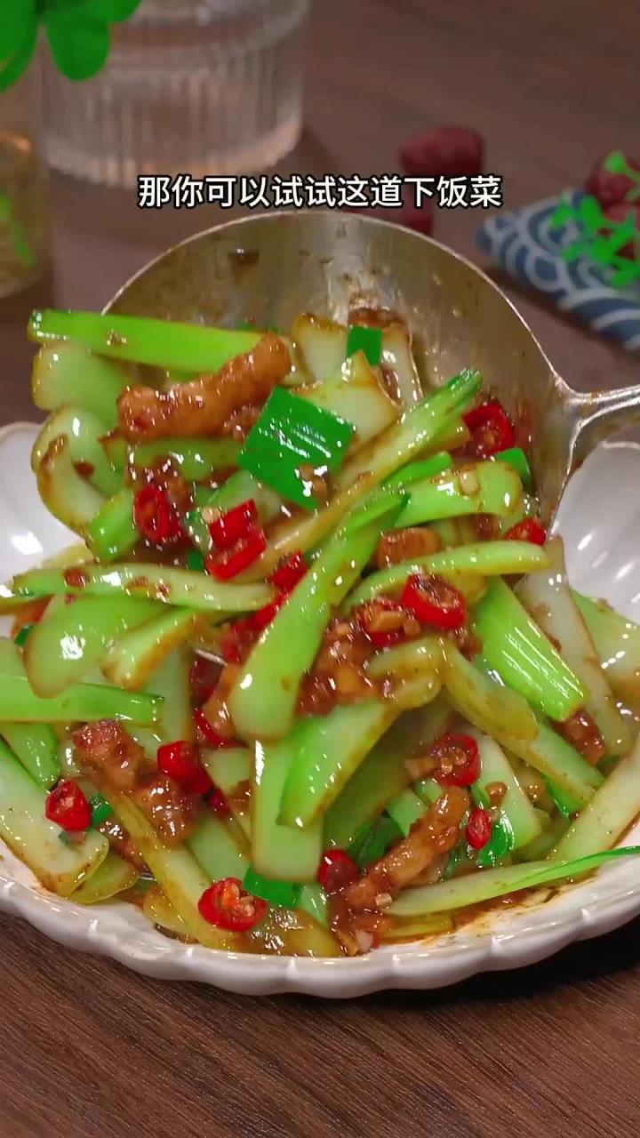 简单易做的干锅白菜杆,教你如何轻松享用每一餐!美味又让人心