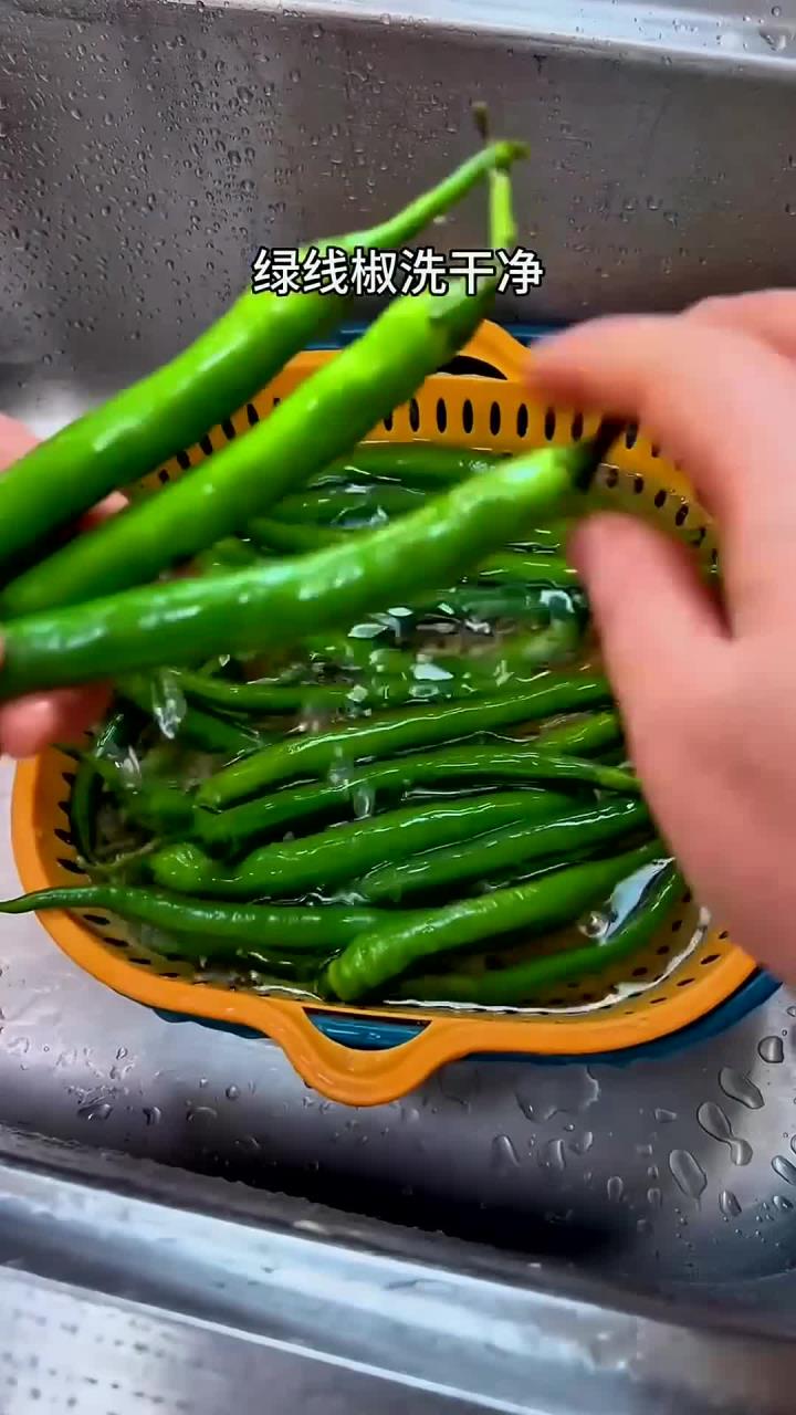 你有多久没有吃绿辣子夹馍了