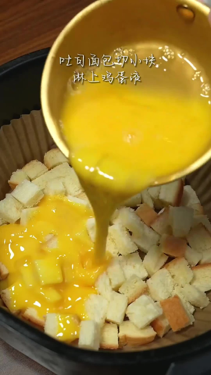 当你想吃披萨的时候,在家几分钟轻松搞定,加上水果真yyds