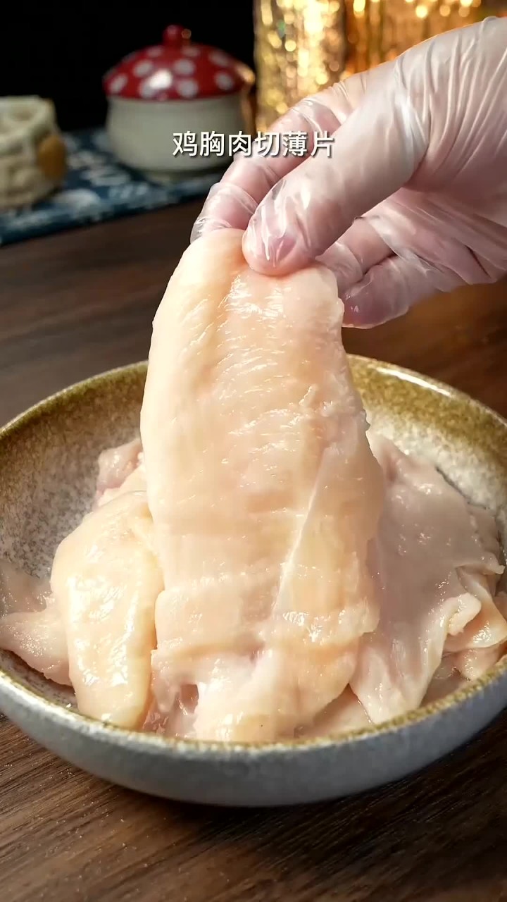 以前天天路边摊吃的炸里脊肉串,教你在家一分钟轻松复刻
