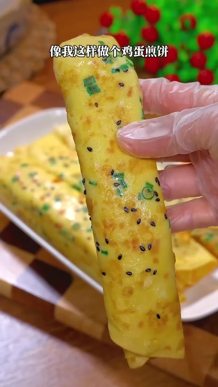 开学了，早起五分钟做个杂粮鸡蛋饼，简单又营养，孩子可喜欢吃了～