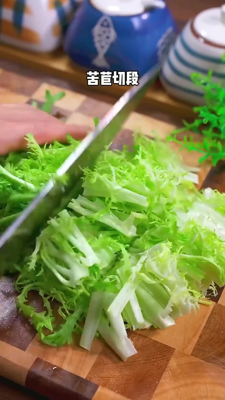 适合晚餐吃的蔬菜沙拉，清脆爽口，简单又好吃