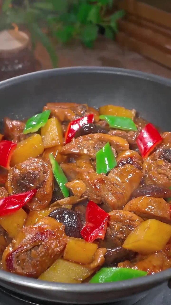 一周吃了八回的黄焖鸡,真的太香了,孩子米饭都能多吃几碗,关键做法简单一看就会～