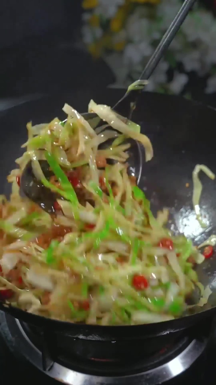 真的没想到包菜的简单家常做法这么下饭、包菜丝炒肉末太好了