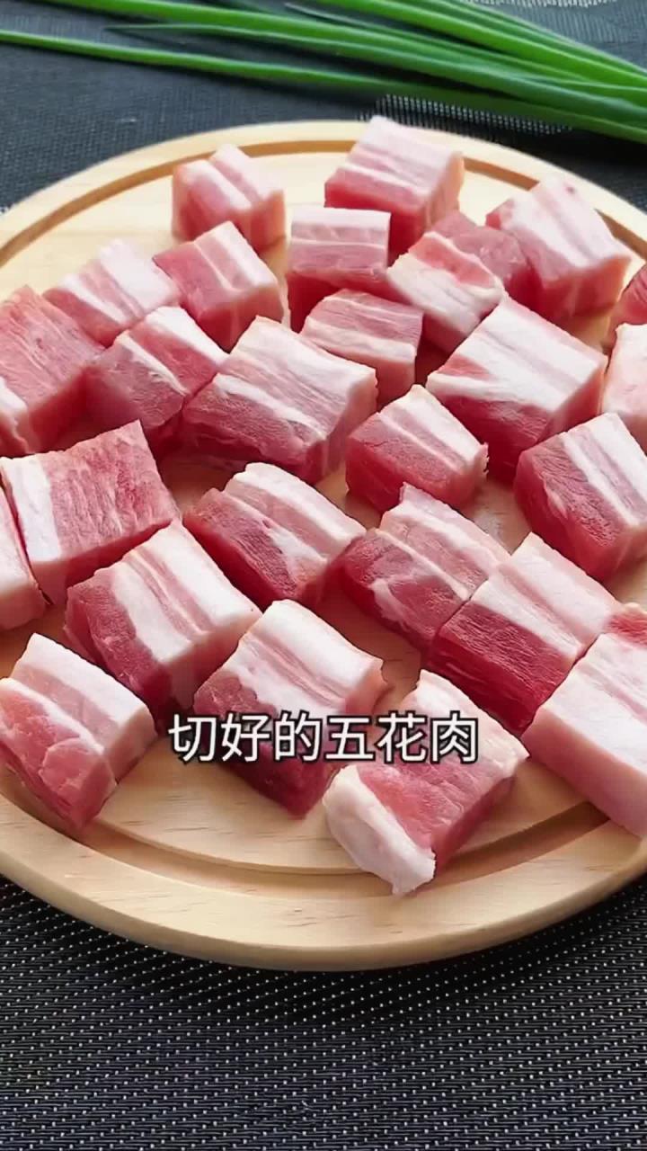 家人最爱的红烧肉,炖制简单,味道太棒了～