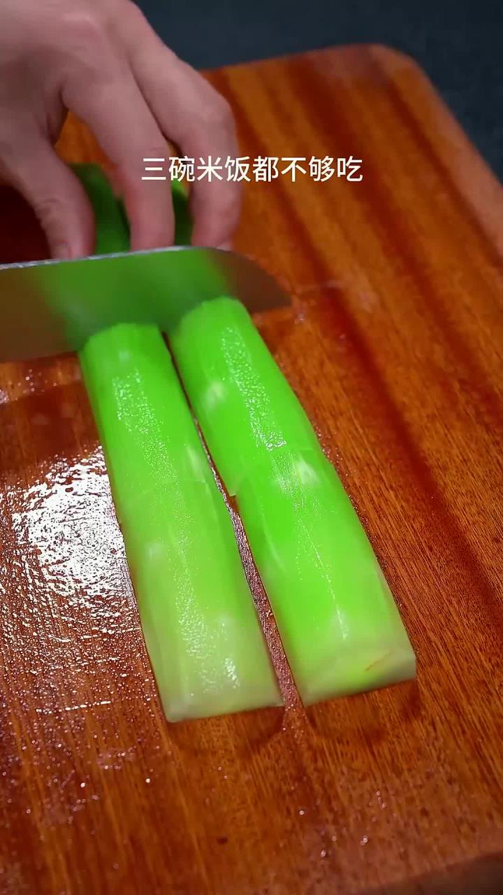 莴笋炒肉你像我这样炒，清脆爽口不油腻，还特别下饭
