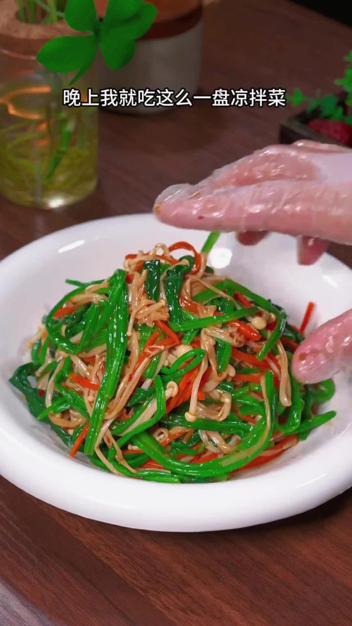 家中食材大变身:清爽酸辣凉拌菜!简易制作,舌尖上的美味等你