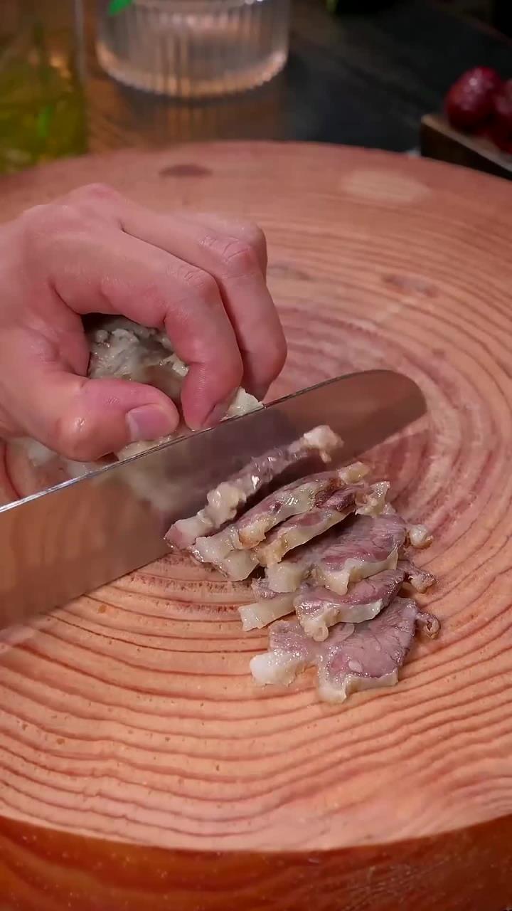 汤鲜味美又好喝的牛肉汤做法,炖出来的牛肉软烂入味不腥不柴 即能喝汤又能吃肉
