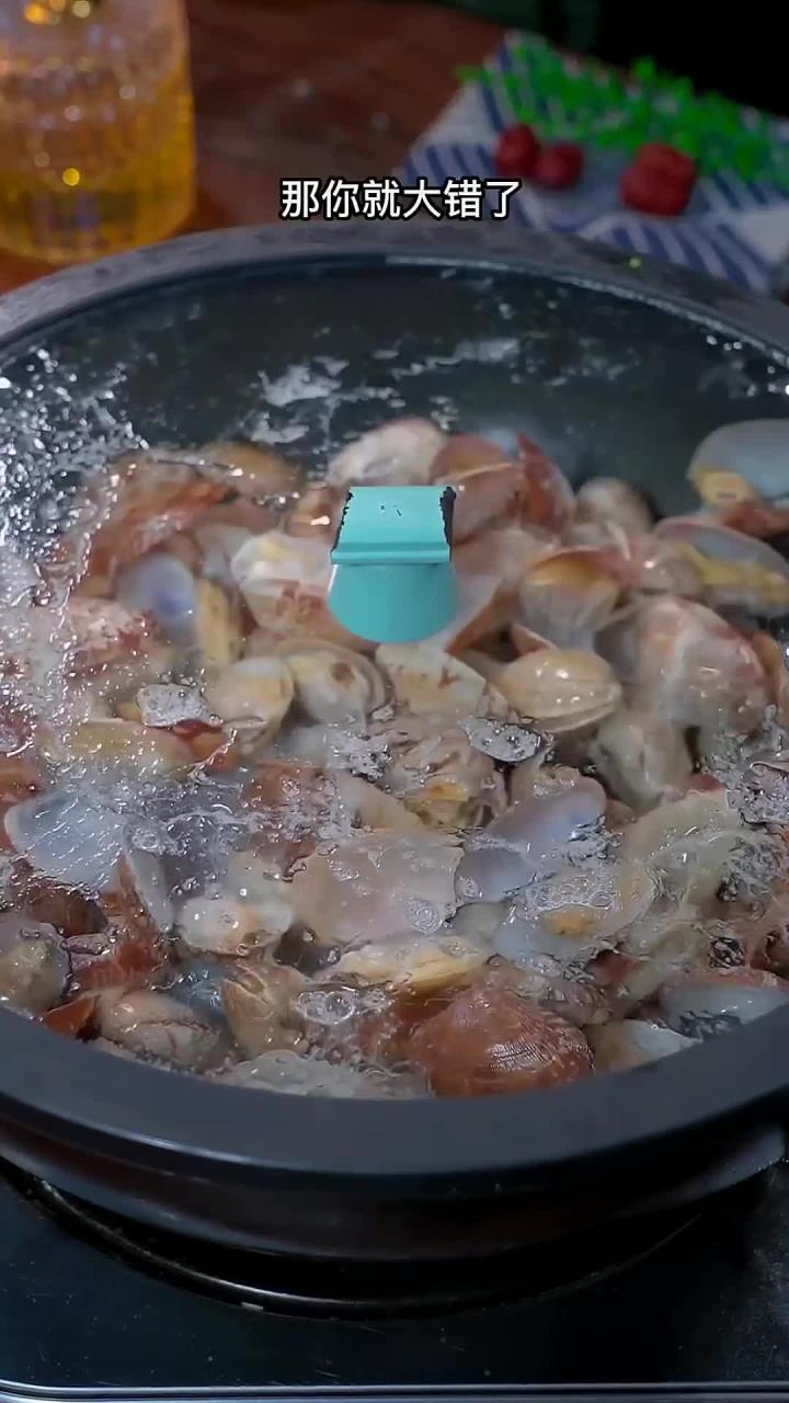 这样做的爆炒花甲，鲜嫩多汁，好吃入味