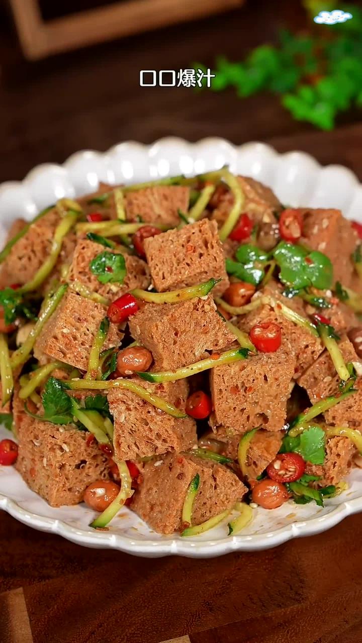 麻酱拌面筋比凉皮更美味,简单做法,口口鲜香,绝对让你停不下来!