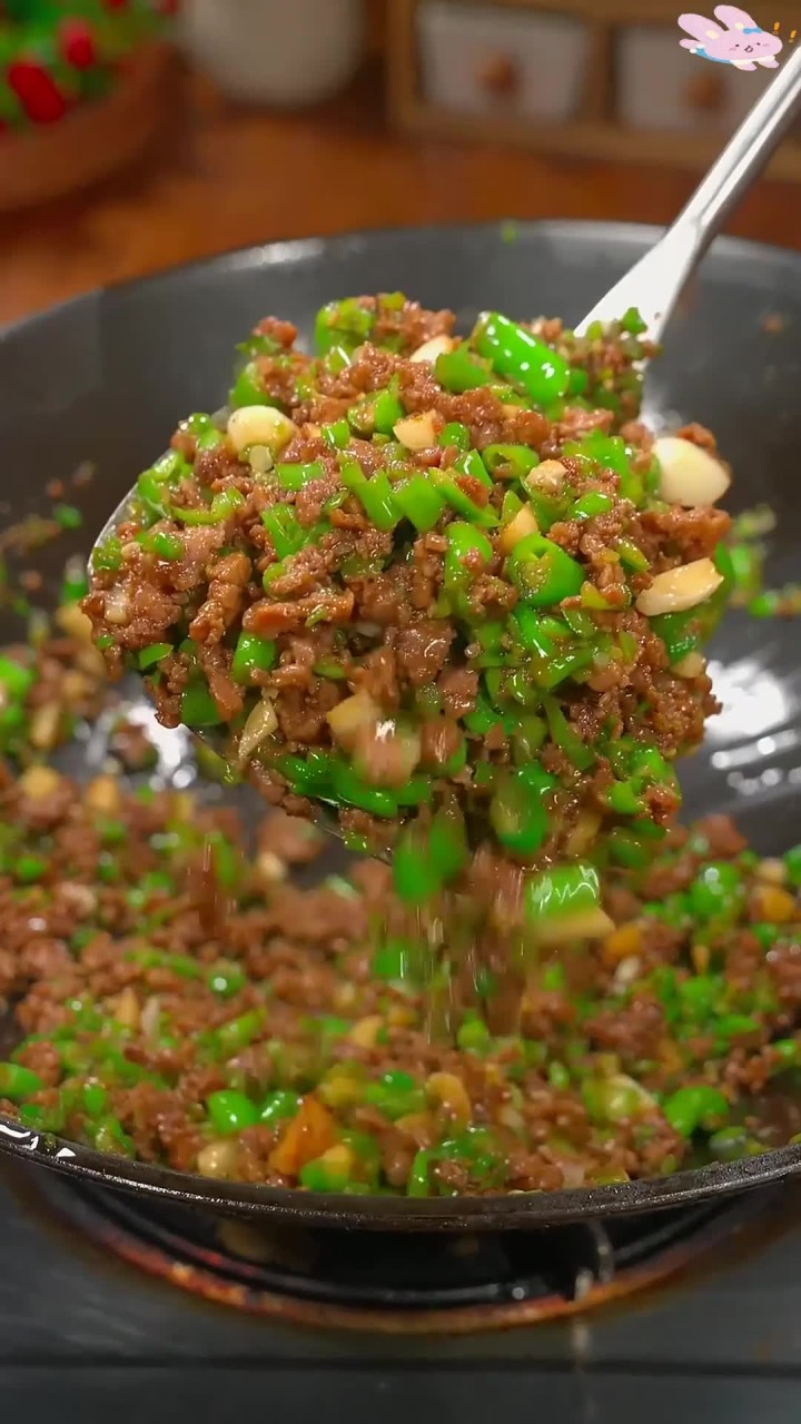 青椒牛肉沫拌饭拌面条,味道美极了!