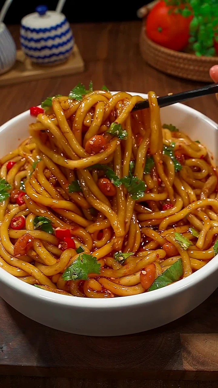 不想吃饭来试凉拌土豆粉,绝对让你欲罢不能!