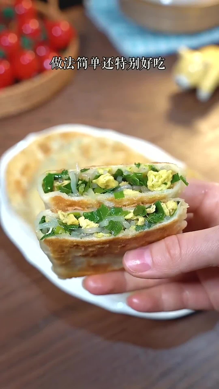 孩子他爸最爱韭菜盒子,简单做法,好吃又酥软,凉了也不硬!