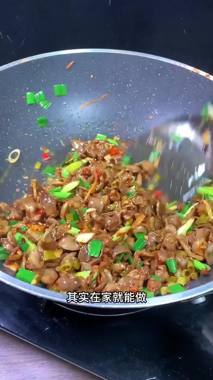 每次做这个酸辣鸡胗都能多吃一碗饭，做法简单