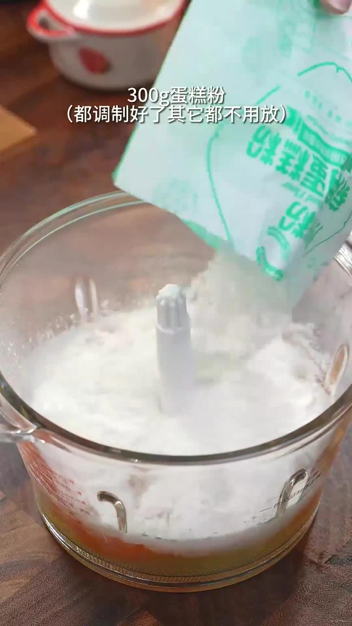 只要搅一搅就能成功的空气炸锅纸杯蛋糕,做法巨简单