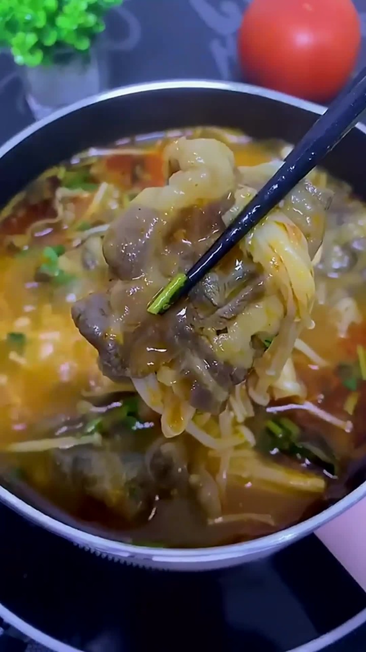 好吃到汤都不剩的番茄金针菇肥牛汤,酸爽好喝又暖胃