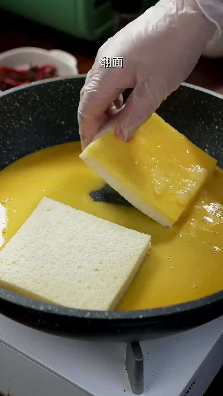 几分钟就能搞定的早餐鸡蛋三明治，营养又好吃