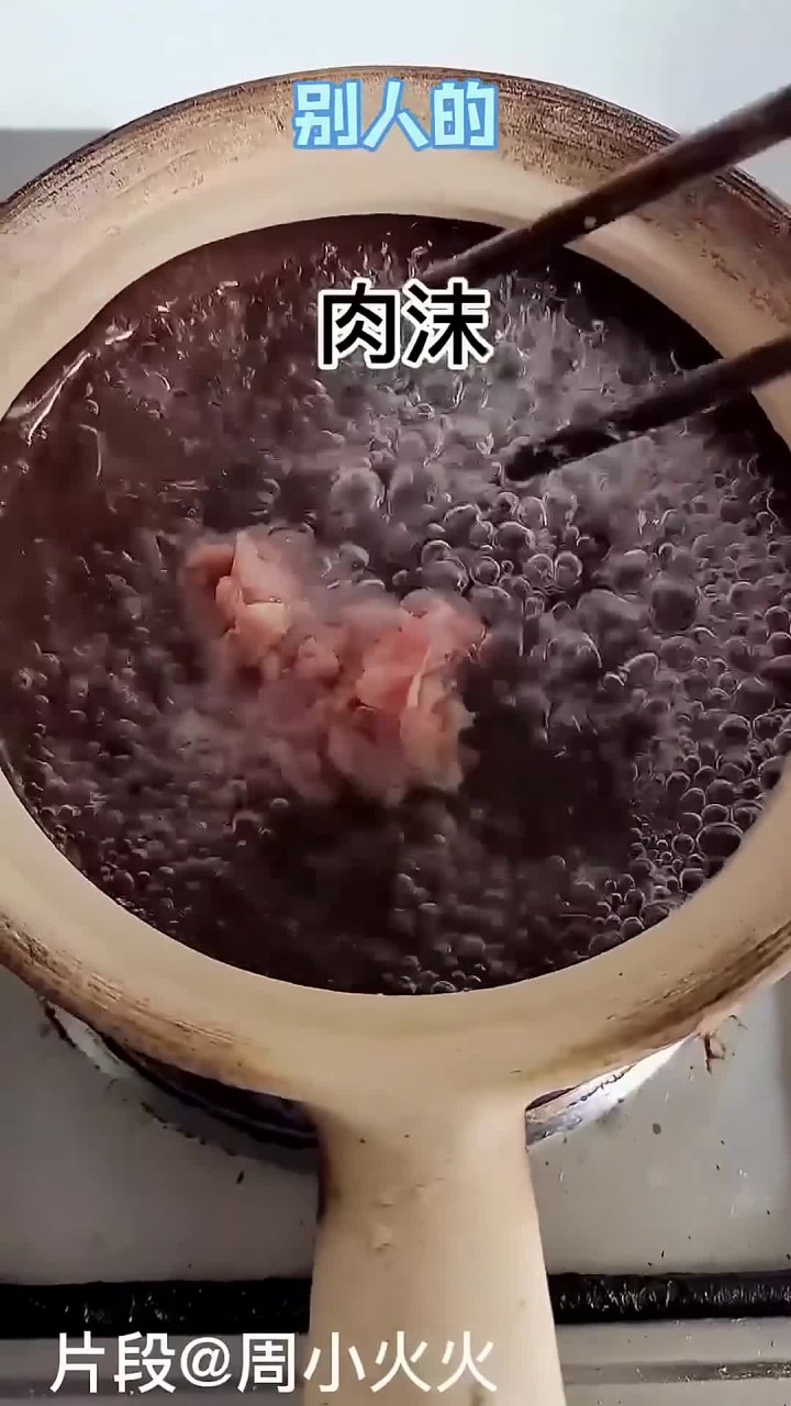 据说这就是正宗的云南小锅米线?我替你们试试!