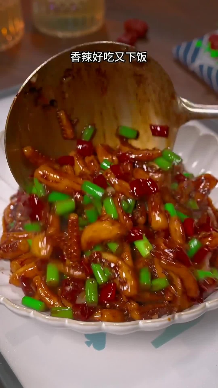 想吃孜然鱿鱼吗?分享简单秘方,香辣可口又下饭!