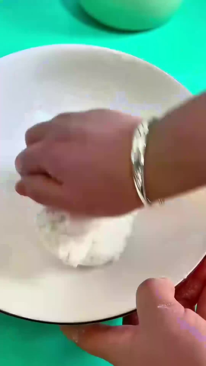 自己在家做的黑芝麻花生汤圆 不开裂 不露馅儿 皮薄馅大 各个流沙香甜