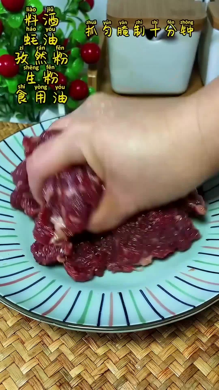 牛腱子和里脊肉应该是牛肉最好吃的肉了,怎么炒都香