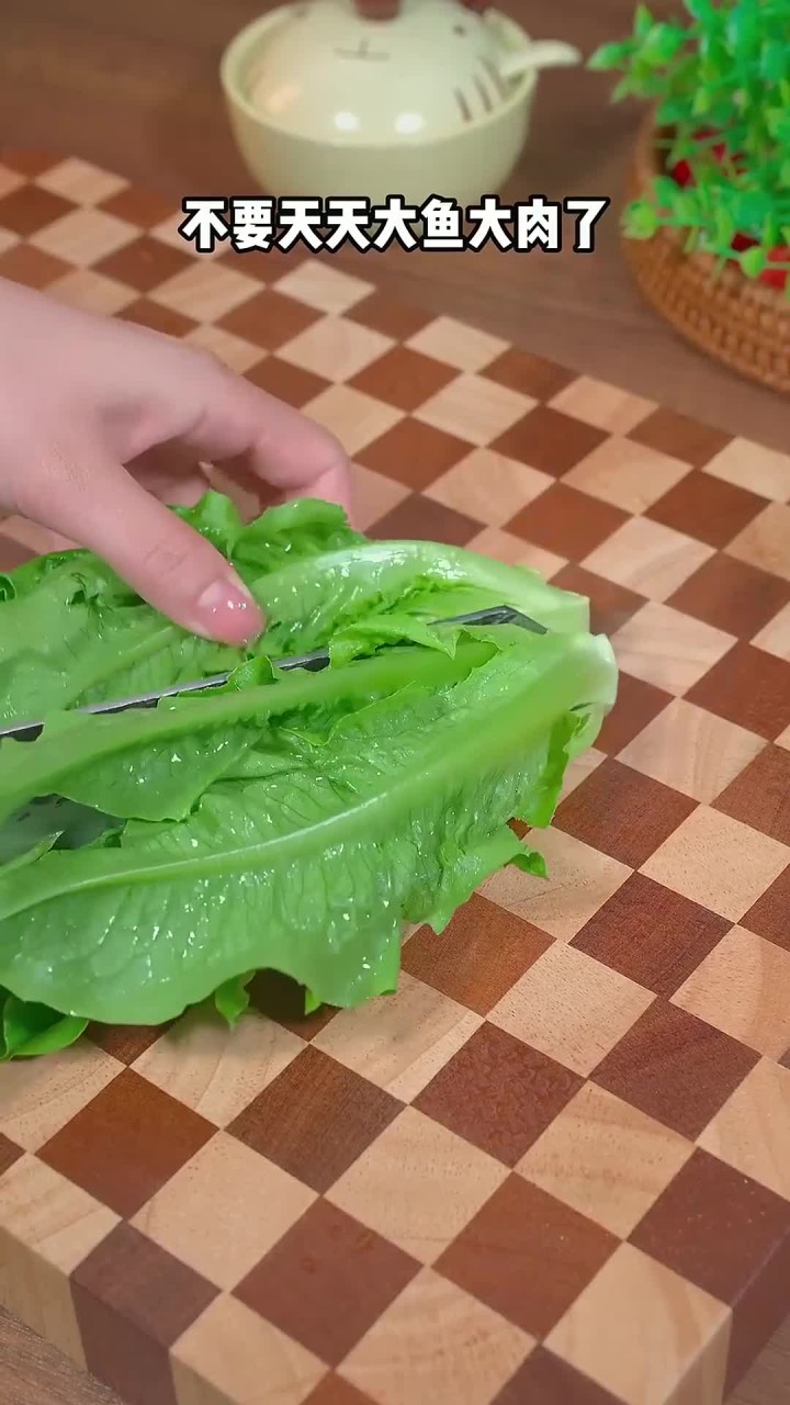 油麦菜这样做比大鱼大肉好吃,清脆爽口,营养又美味～