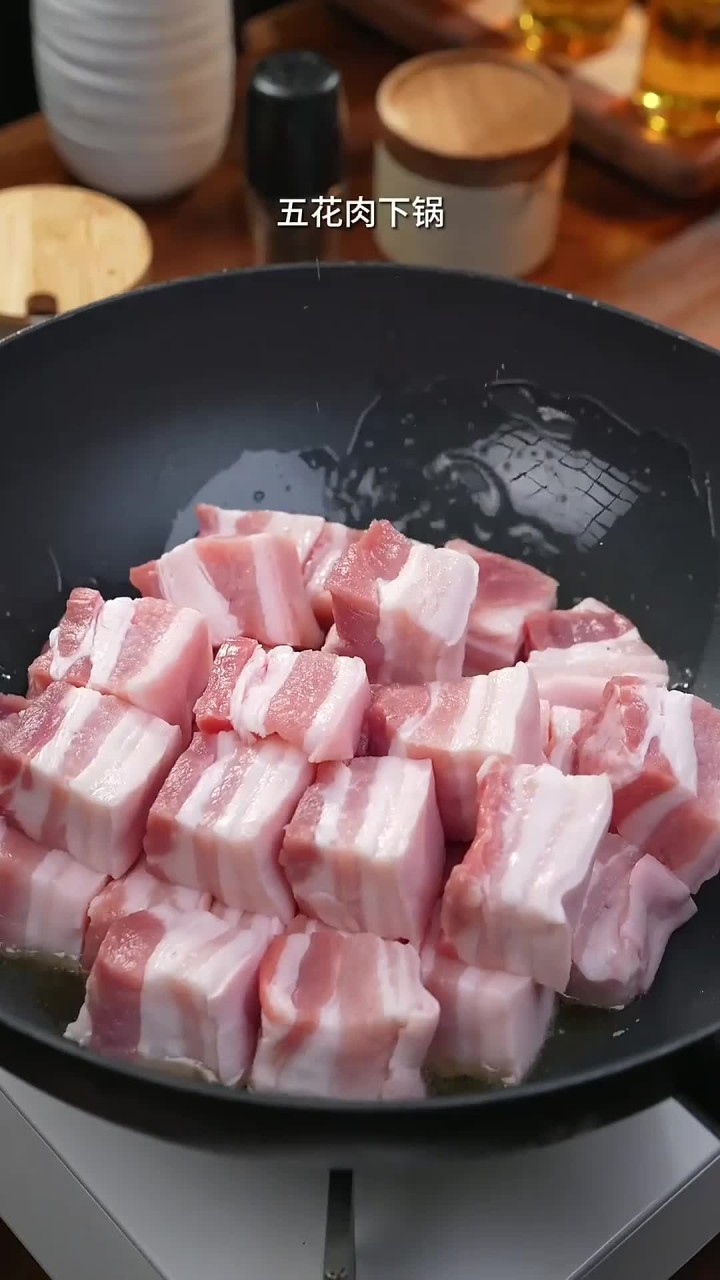 1分钟教会你,香到迷糊的家庭硬菜红烧肉,做法简单还巨好吃