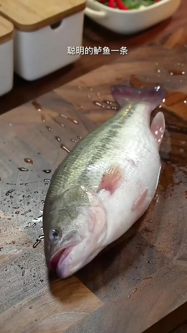 再也不用告诉老墨,想吃鱼了,一看就会的空气炸锅版烤鱼做法来啦,麻辣鲜香特好吃