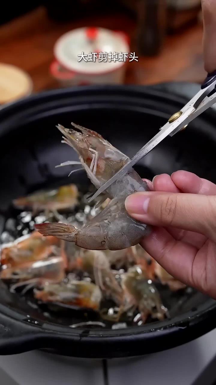 天冷了就来碗热乎乎的牛肉鲜虾砂锅粥,好喝又营养
